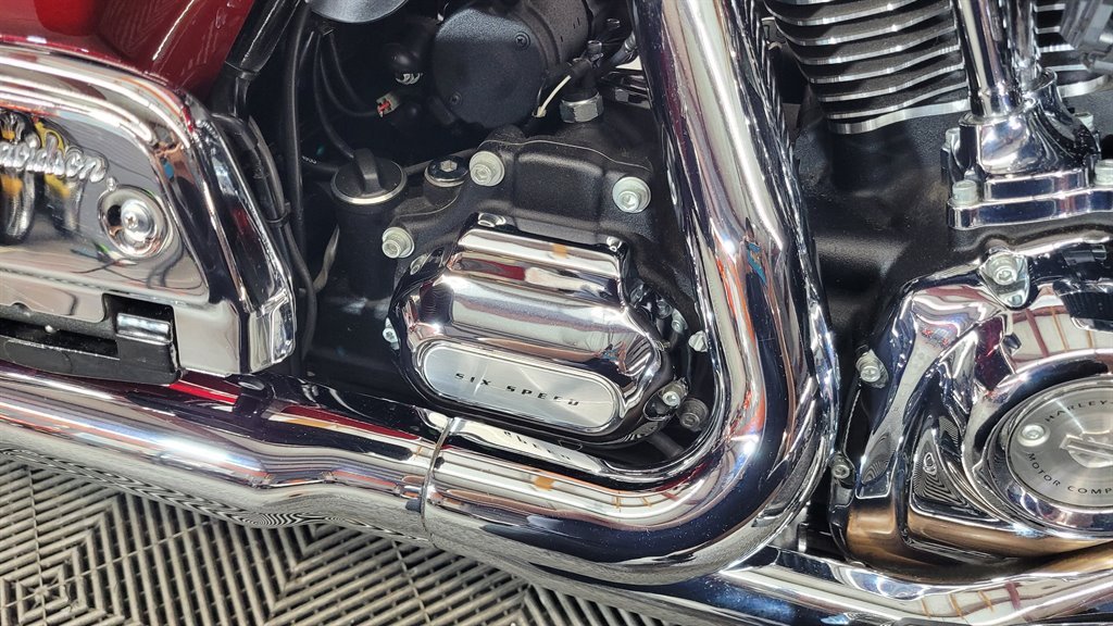 2017 Harley Davidson Ultra Limited Flhtk - $17,000