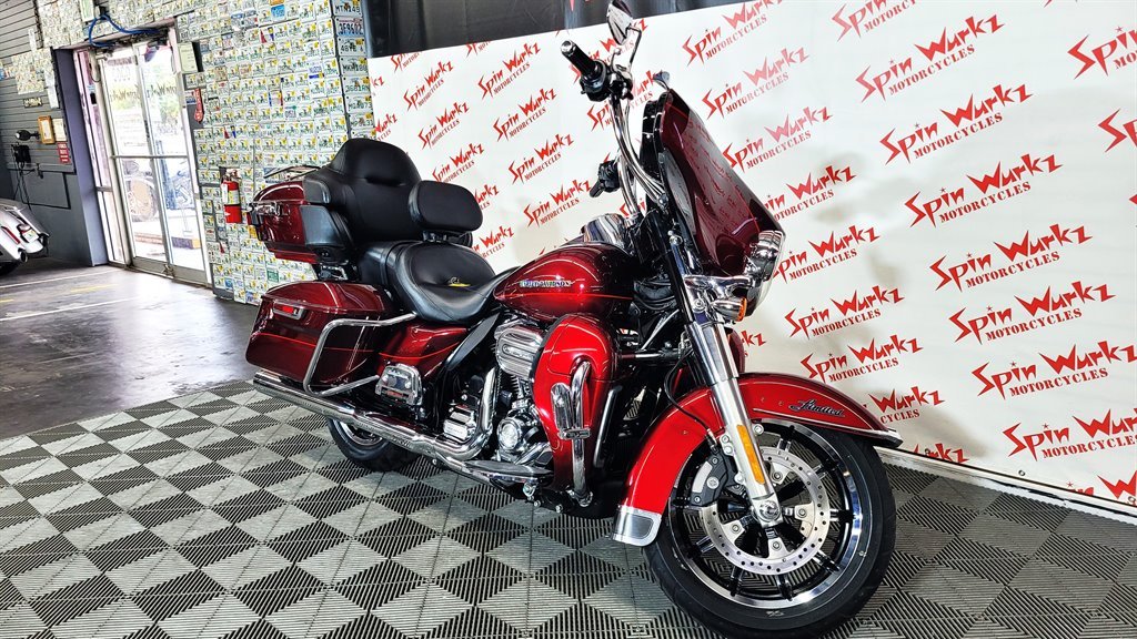 2017 Harley Davidson Ultra Limited Flhtk - $17,000
