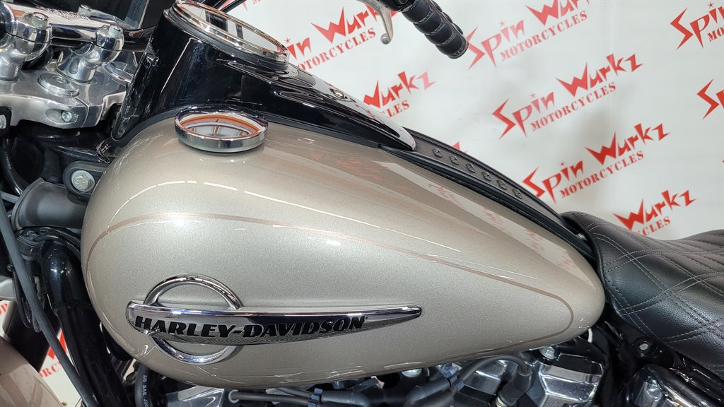 2018 Harley-davidson Heritage Classic - $11,000