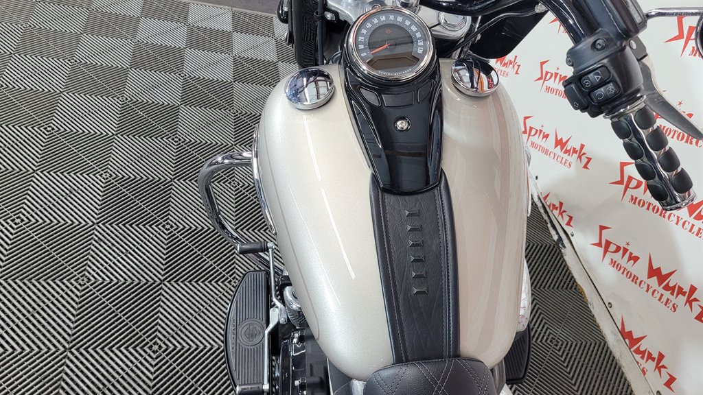 2018 Harley-davidson Heritage Classic - $11,000