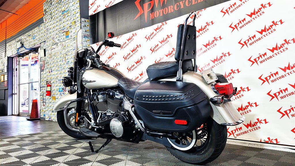 2018 Harley-davidson Heritage Classic - $11,000