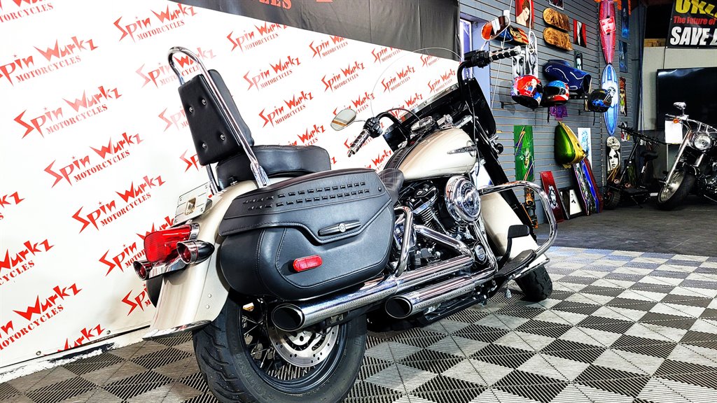 2018 Harley-davidson Heritage Classic - $11,000