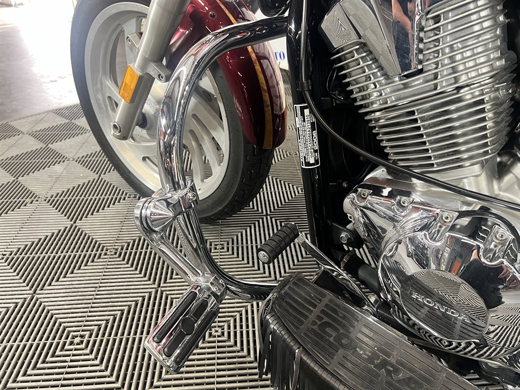 2006 Honda Vtx1300 - $13,000