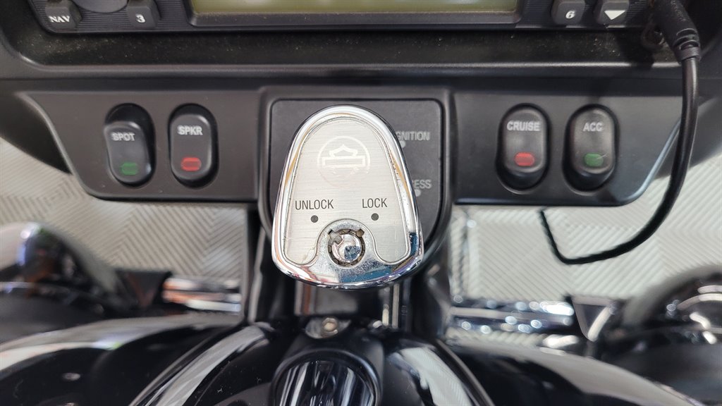 2011 Harley-davidson Electra Glide Ultra Classic - $23,000