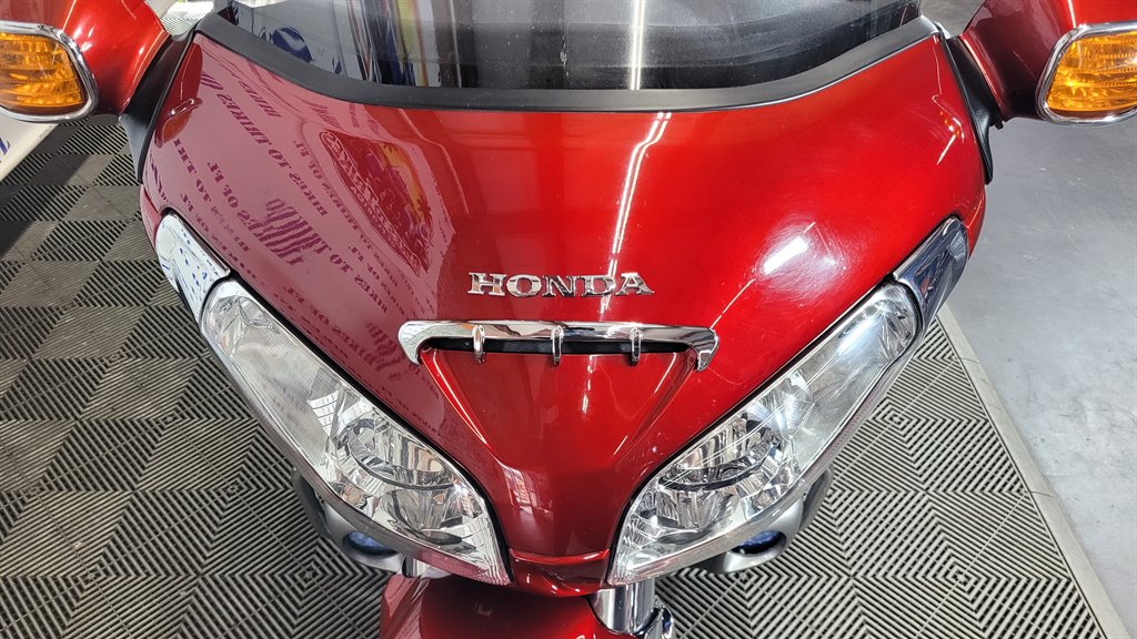 2010 Honda Gold Wing - $24,000