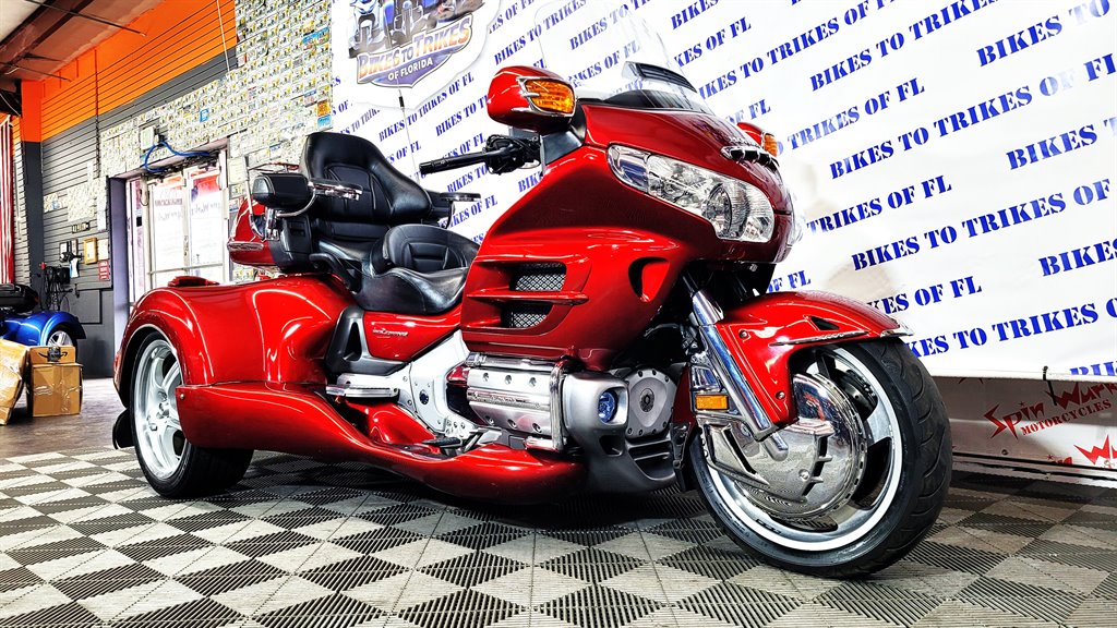 2010 Honda Gold Wing - $24,000
