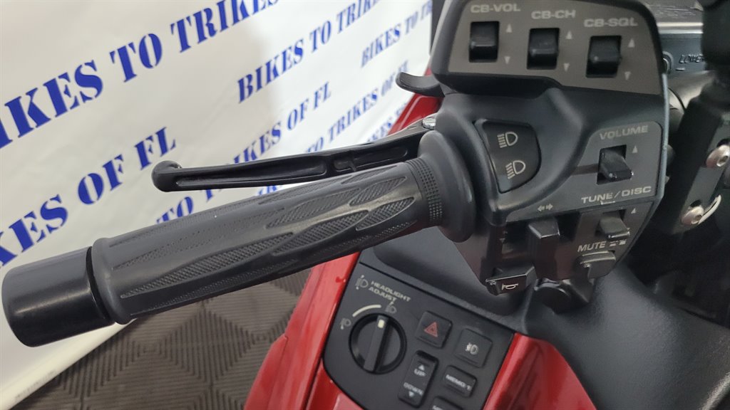 2010 Honda Gold Wing - $24,000