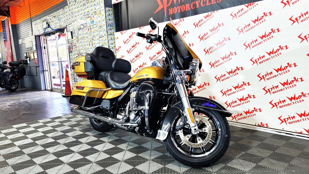 2017 Harley Davidson Ultra Limited Flhtk - $14,000