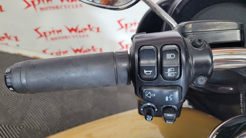 2017 Harley Davidson Ultra Limited Flhtk - $14,000