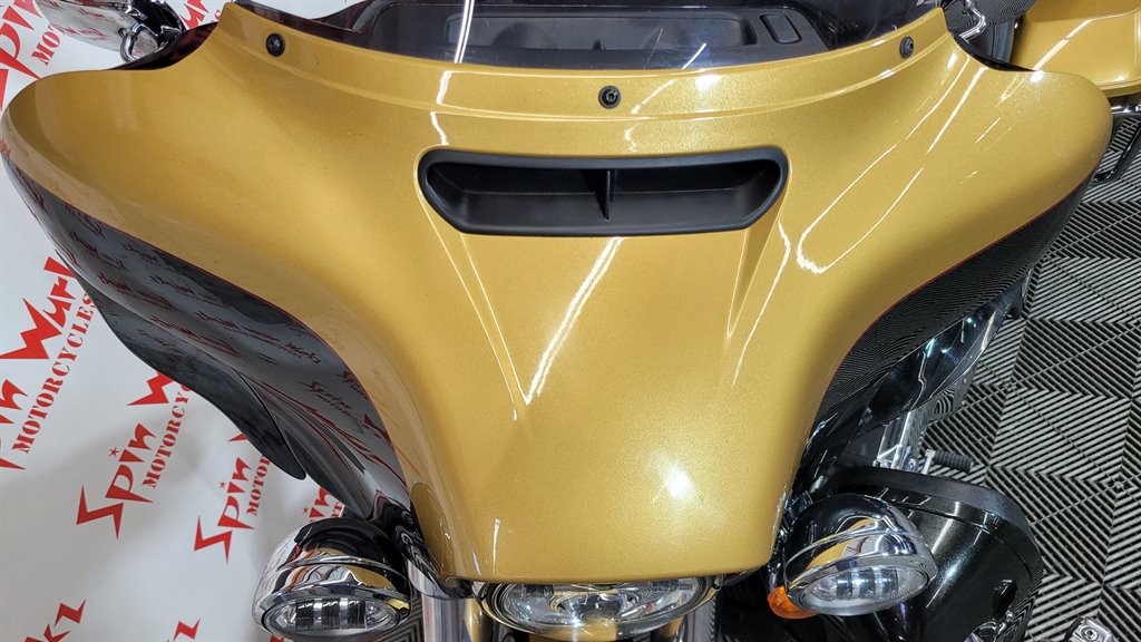 2017 Harley Davidson Ultra Limited Flhtk - $14,000