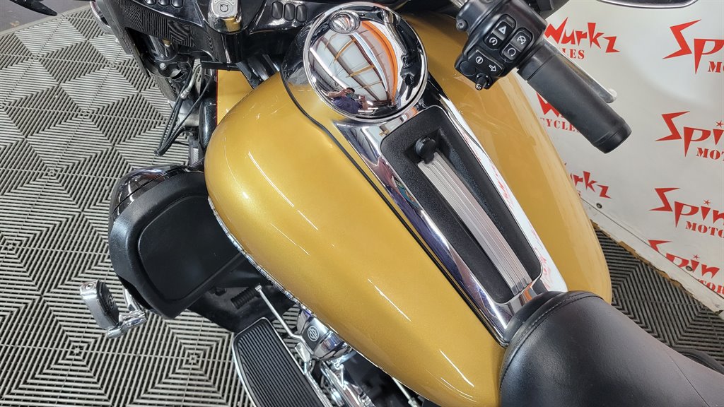 2017 Harley Davidson Ultra Limited Flhtk - $14,000