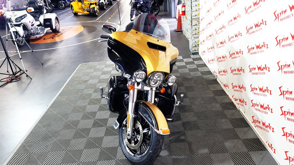 2017 Harley Davidson Ultra Limited Flhtk - $14,000