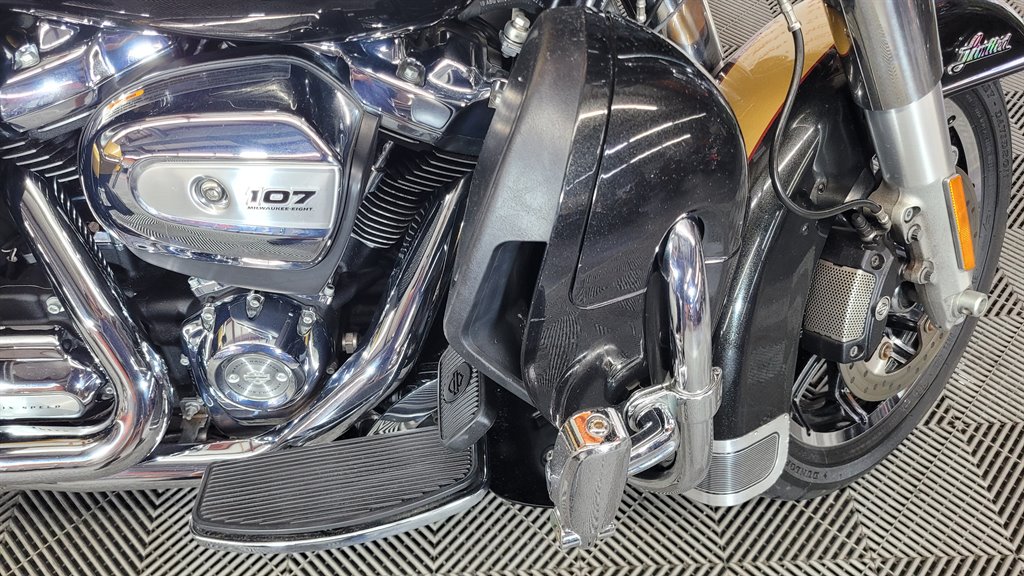 2017 Harley Davidson Ultra Limited Flhtk - $14,000