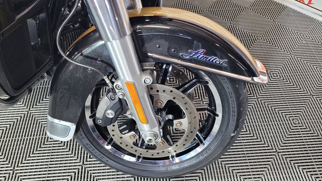 2017 Harley Davidson Ultra Limited Flhtk - $14,000