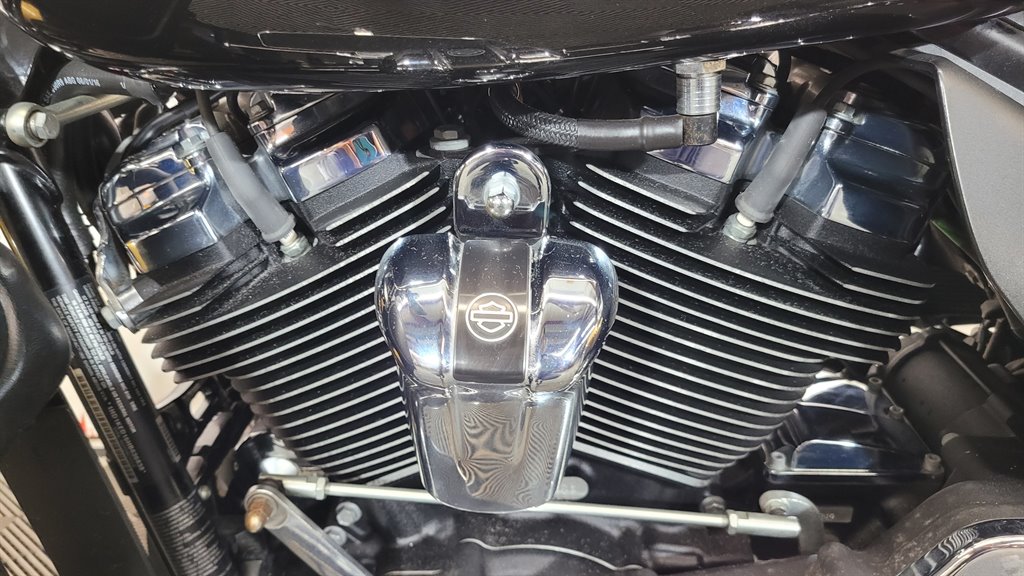 2017 Harley Davidson Ultra Limited Flhtk - $14,000