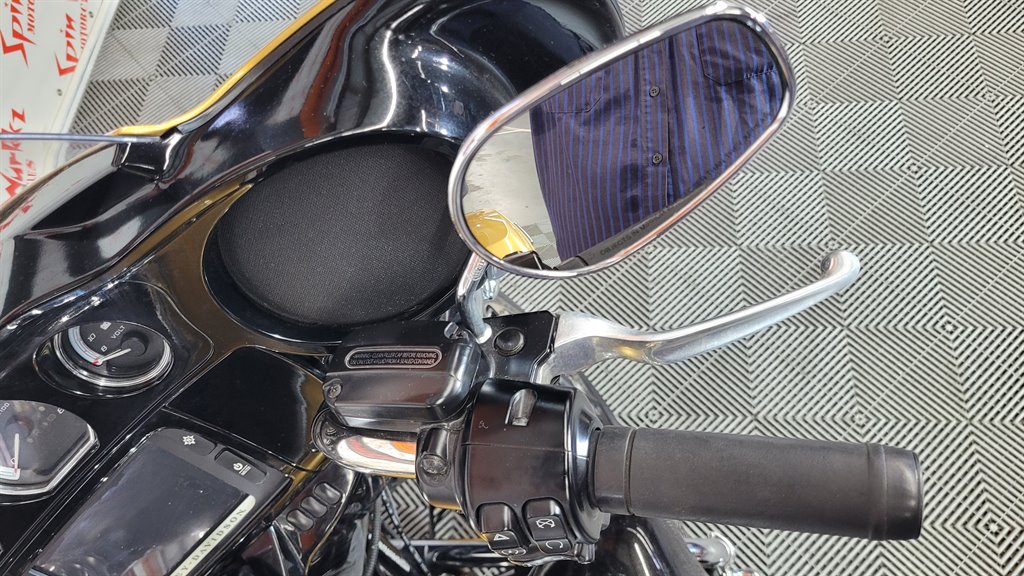 2017 Harley Davidson Ultra Limited Flhtk - $14,000