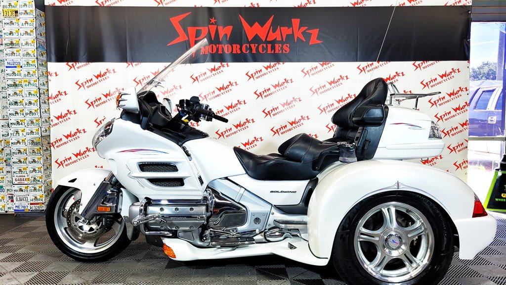 2008 Honda Gold Wing - $19,000