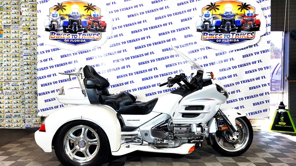 2008 Honda Gold Wing - $19,000