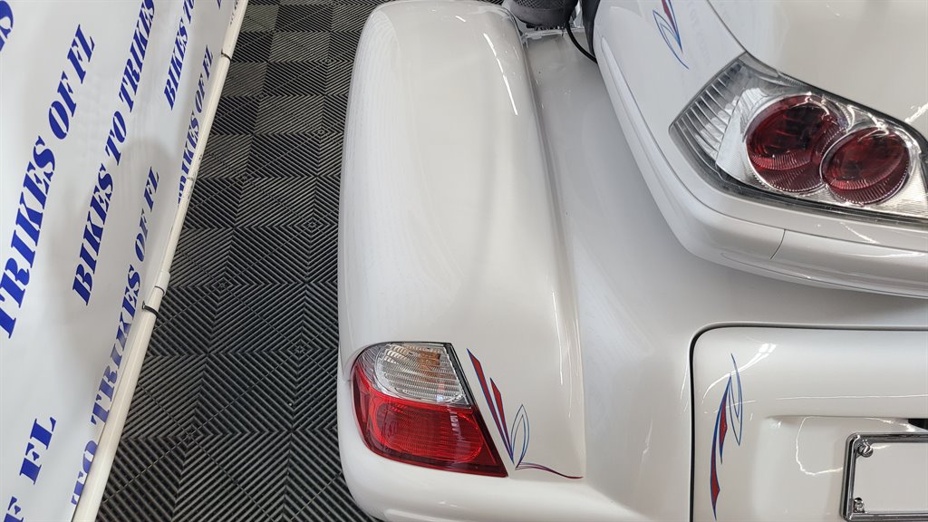 2008 Honda Gold Wing - $19,000