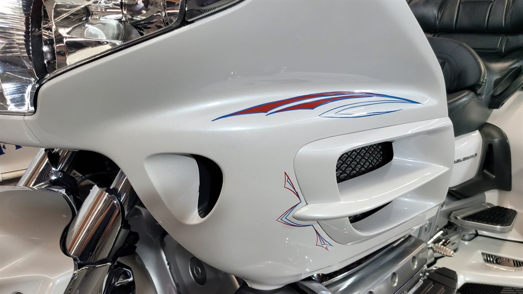 2008 Honda Gold Wing - $19,000
