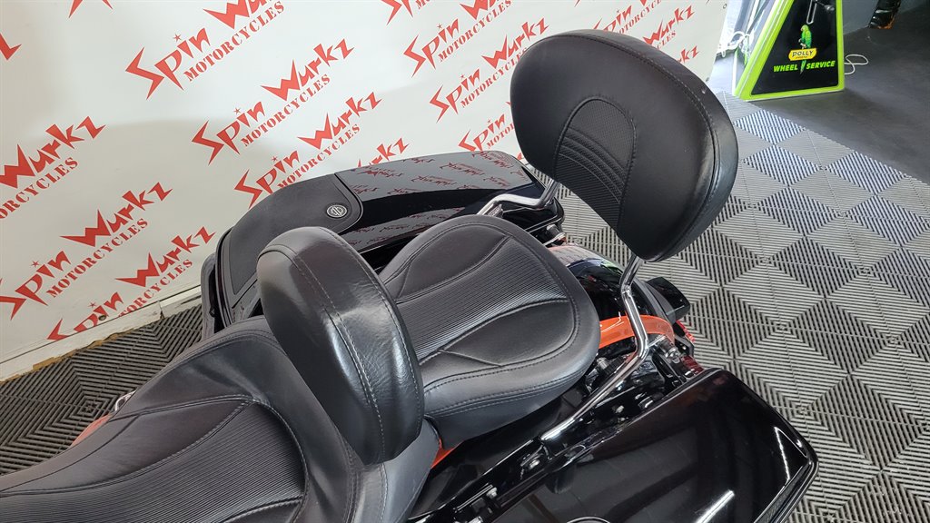2017 Harley-davidson Cvo Street Glide - $26,000