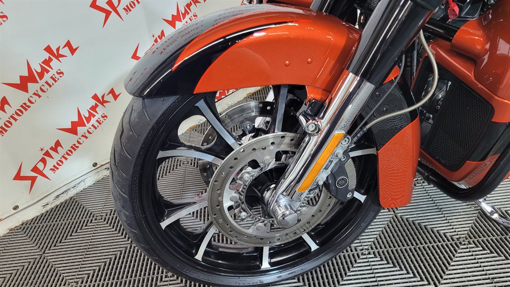 2017 Harley-davidson Cvo Street Glide - $26,000