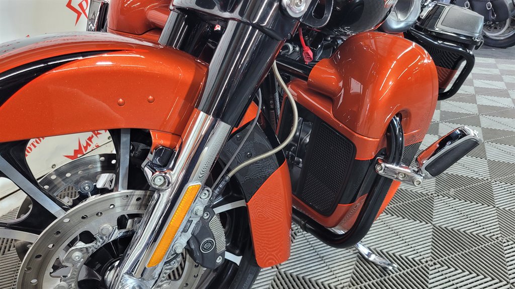 2017 Harley-davidson Cvo Street Glide - $26,000