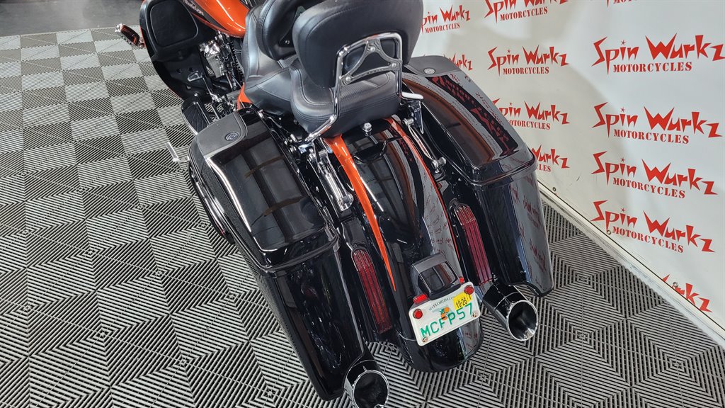 2017 Harley-davidson Cvo Street Glide - $26,000
