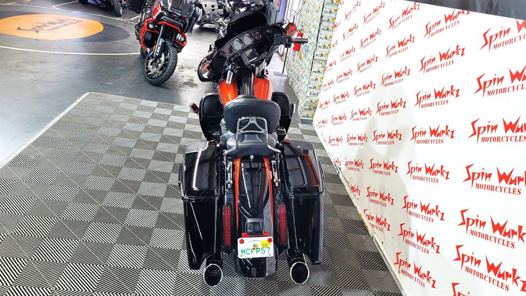 2017 Harley-davidson Cvo Street Glide - $26,000