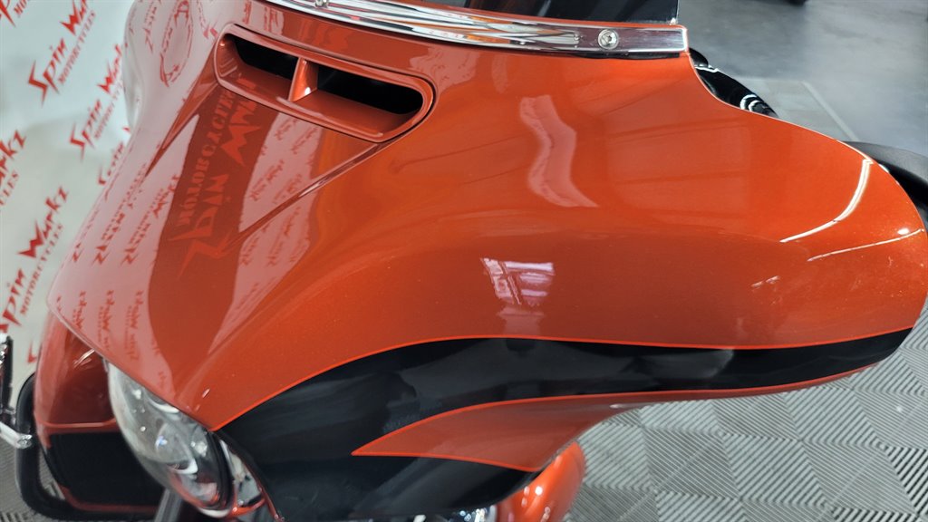 2017 Harley-davidson Cvo Street Glide - $26,000