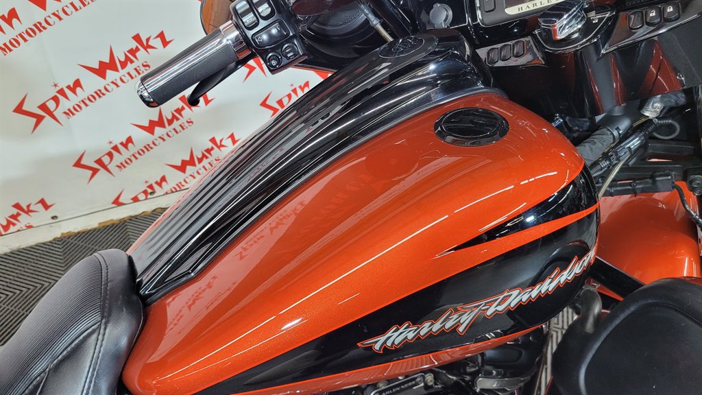 2017 Harley-davidson Cvo Street Glide - $26,000