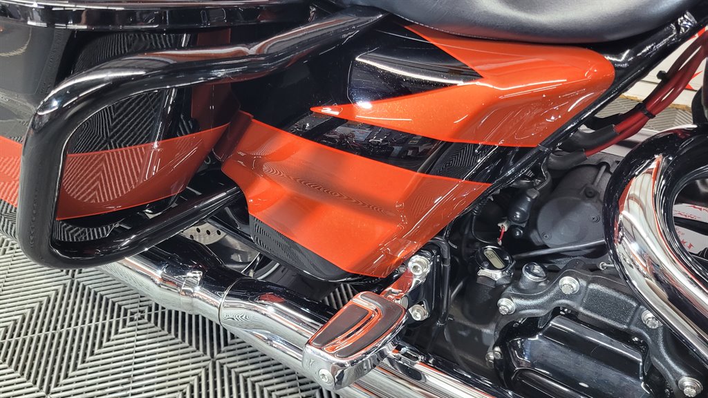 2017 Harley-davidson Cvo Street Glide - $26,000