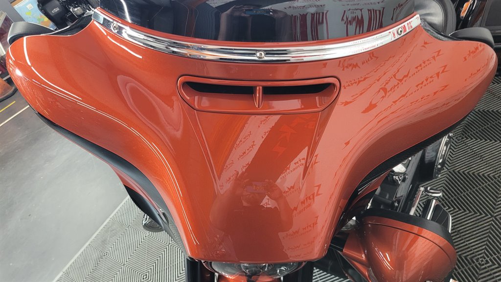 2017 Harley-davidson Cvo Street Glide - $26,000