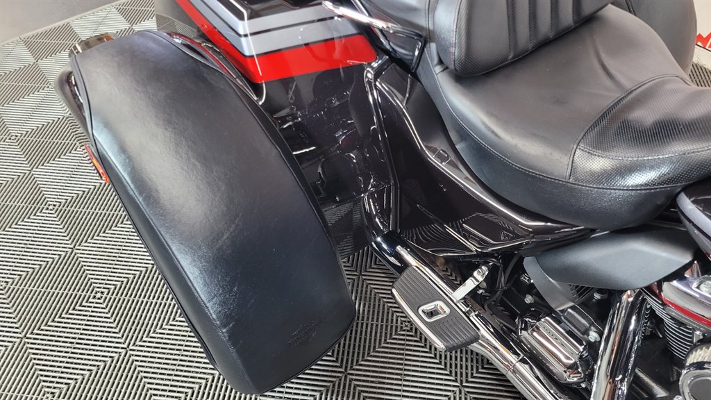 2020 Harley-davidson Cvo Tri Glide - $34,000
