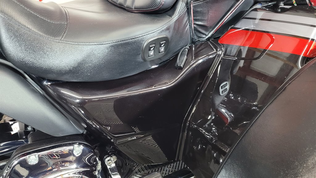 2020 Harley-davidson Cvo Tri Glide - $34,000