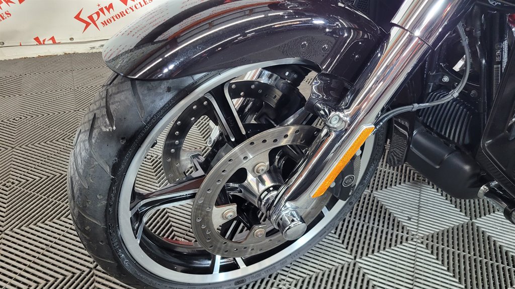 2020 Harley-davidson Cvo Tri Glide - $34,000