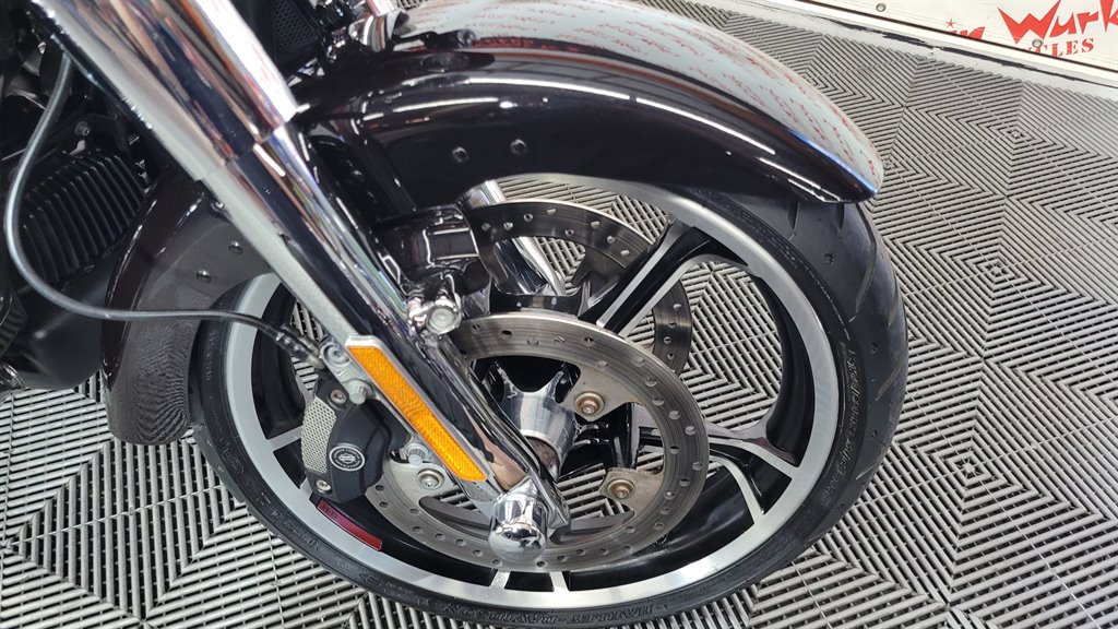 2020 Harley-davidson Cvo Tri Glide - $34,000