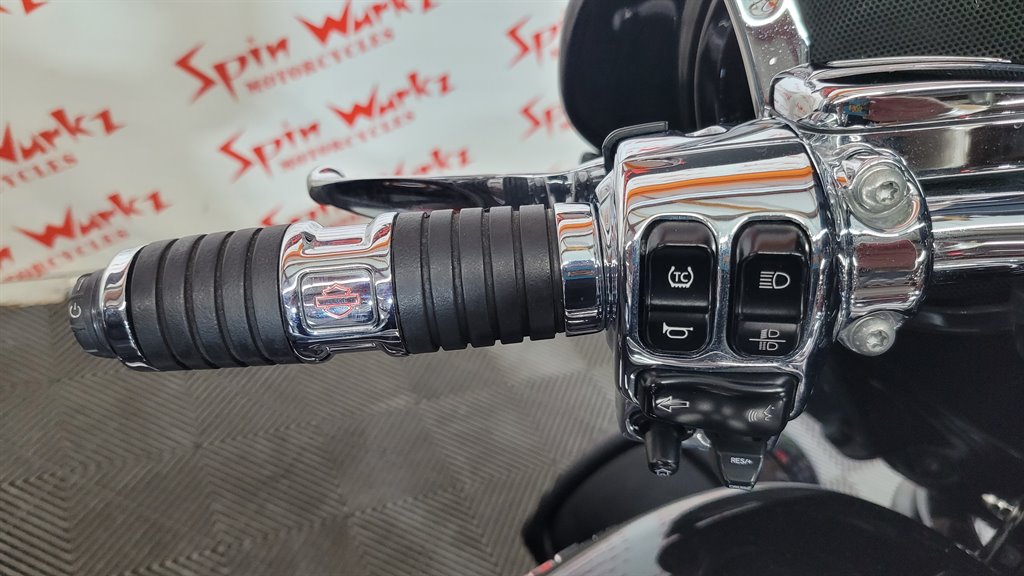 2020 Harley-davidson Cvo Tri Glide - $34,000