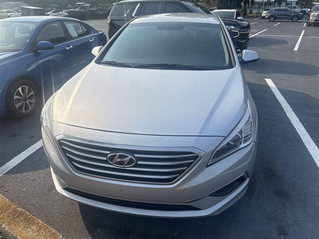 2016 Hyundai Sonata - $12,495