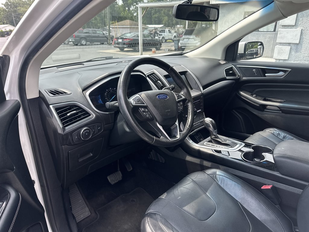 2015 Ford Edge - $12,995