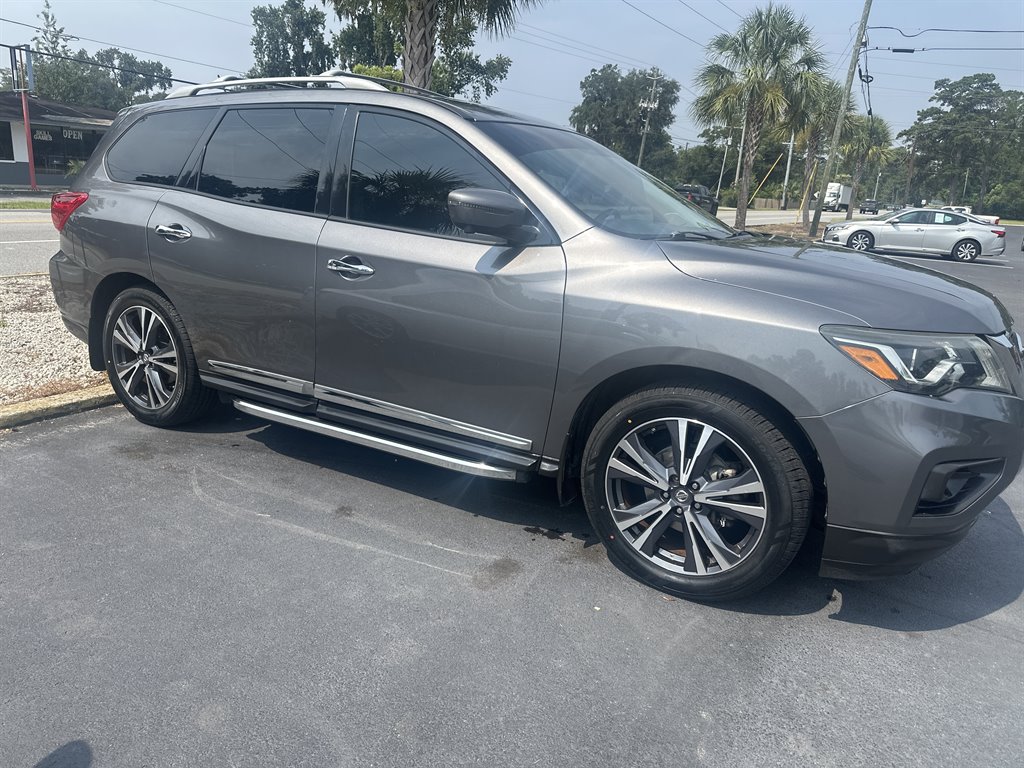 2018 Nissan Pathfinder - $13,995