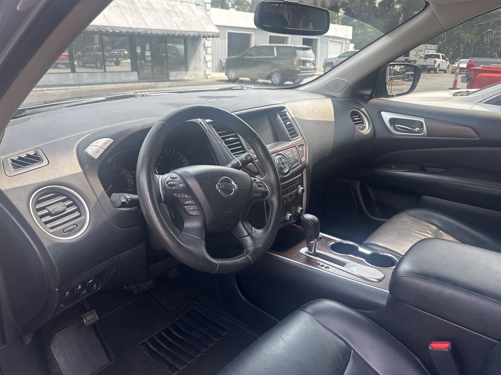 2018 Nissan Pathfinder - $13,995