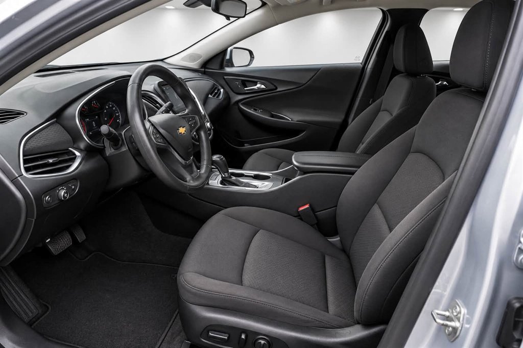 2020 Chevrolet Malibu - $13,995