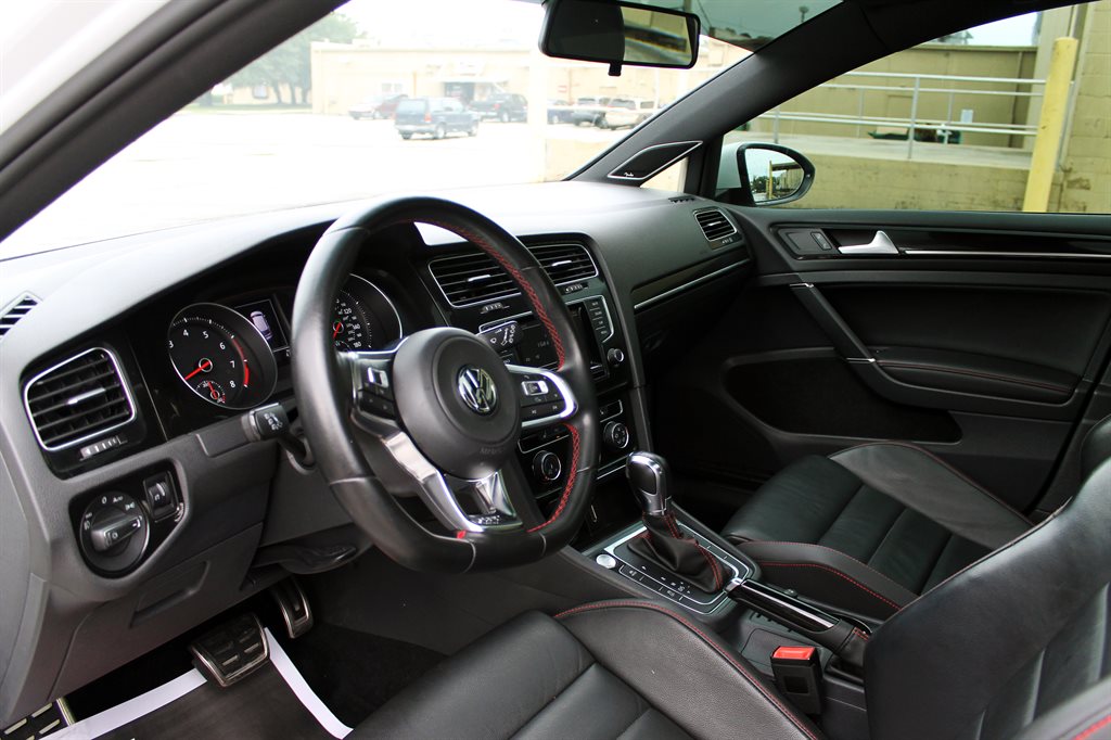 2015 Volkswagen GTI  photo