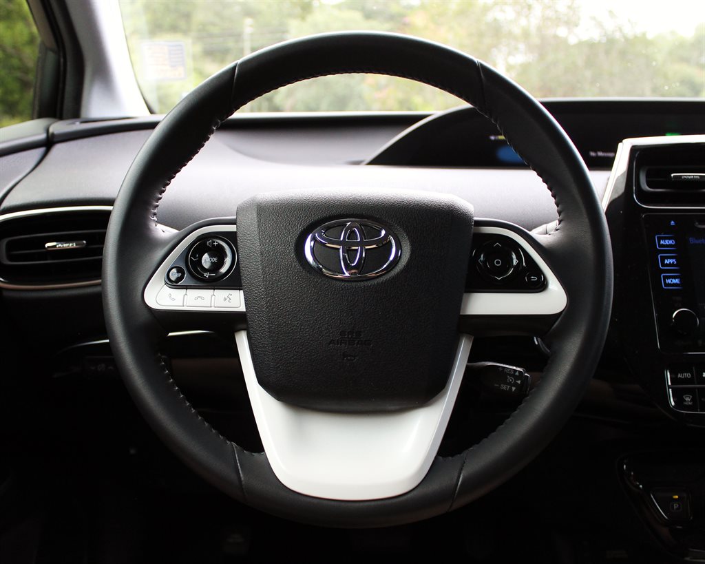 2016 Toyota Prius 4 23