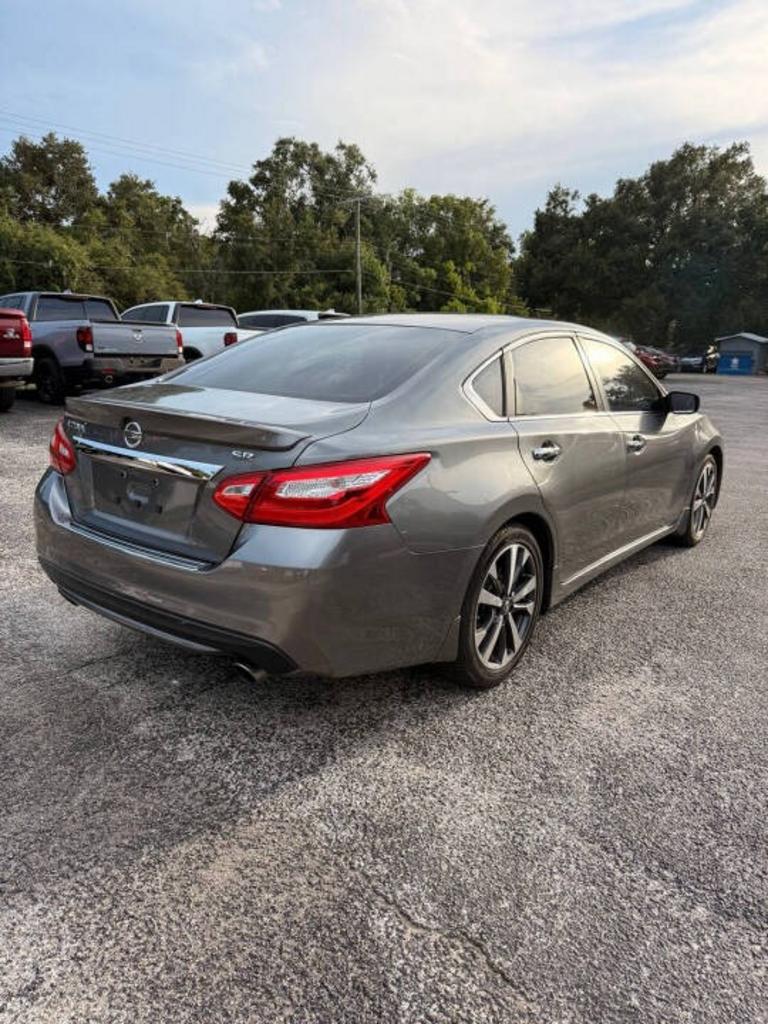 2016 Nissan Altima - $15,700