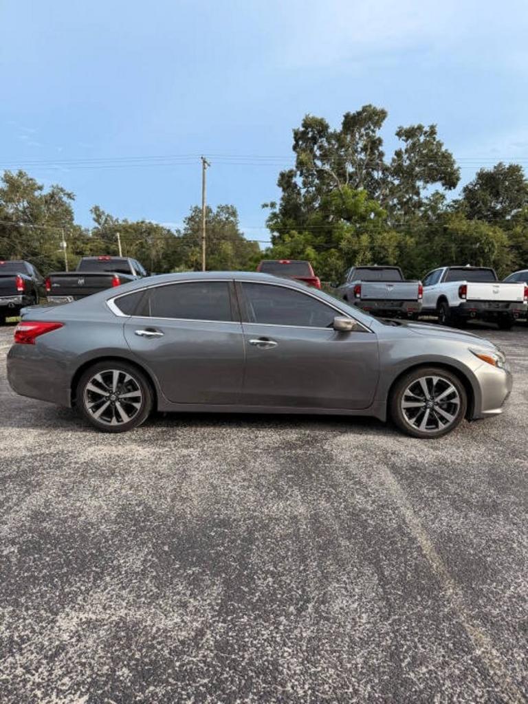 2016 Nissan Altima - $15,700