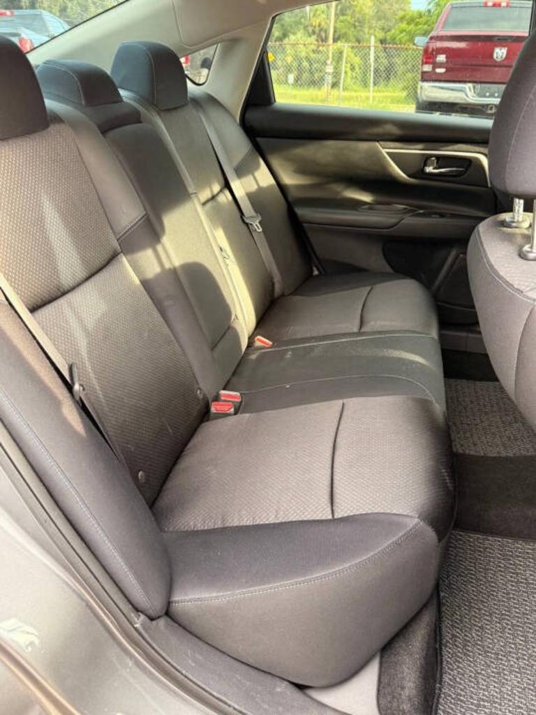 2016 Nissan Altima - $15,700
