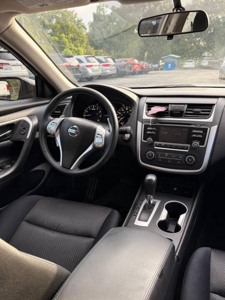 2016 Nissan Altima - $15,700