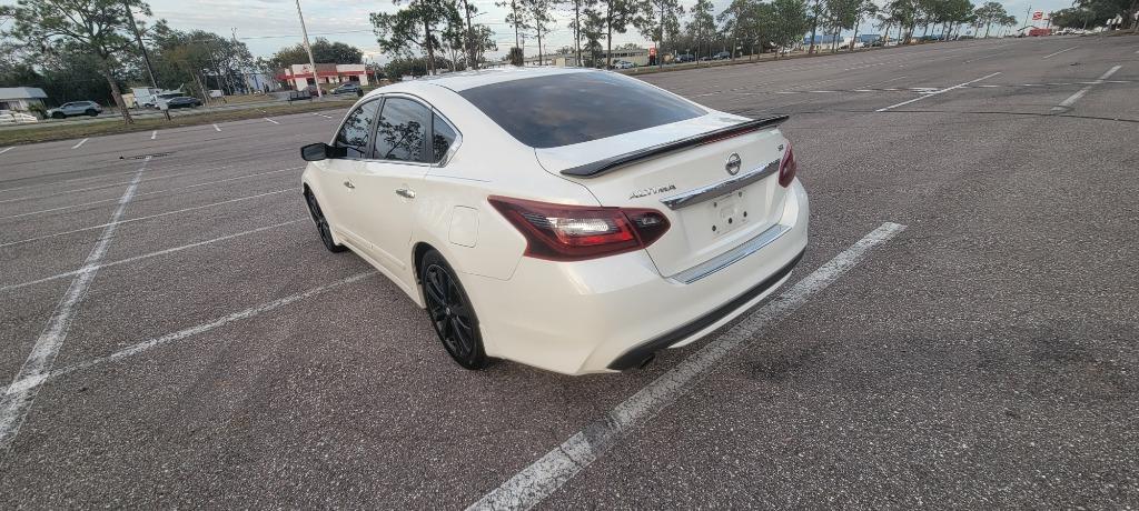 2017 Nissan Altima photo